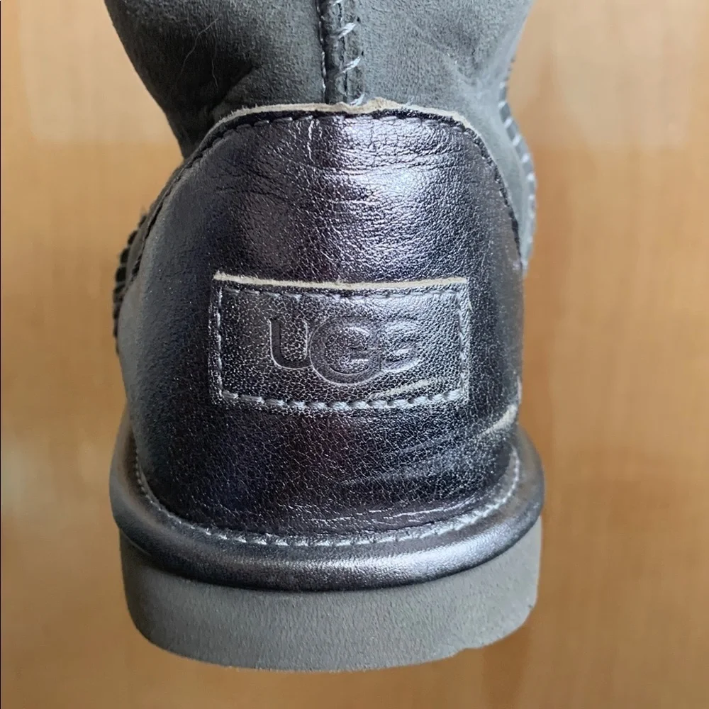UGG Gray Suede Boots with Fur Lining.      Size-5
